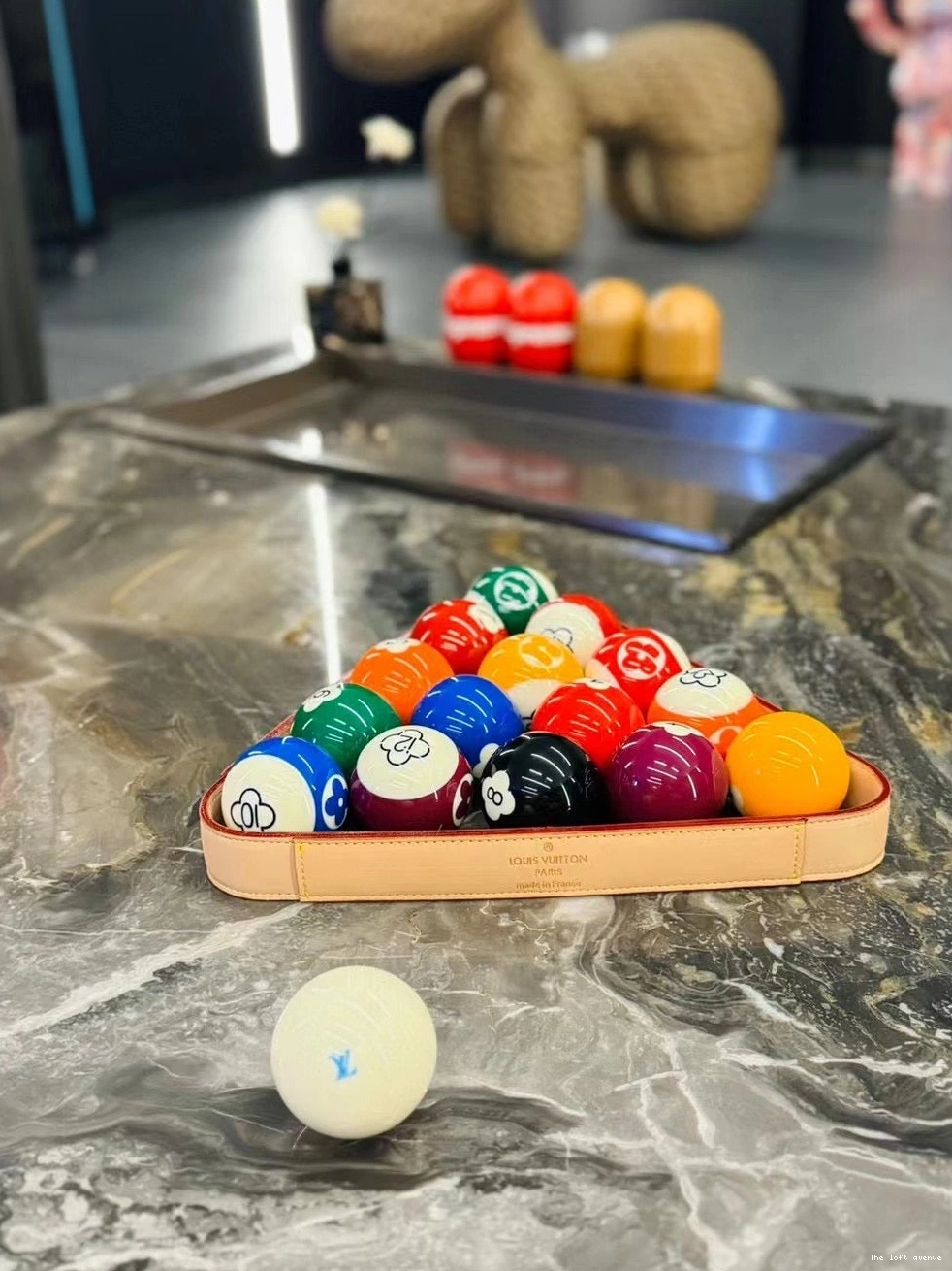 LV TABLE POOL SET 0712